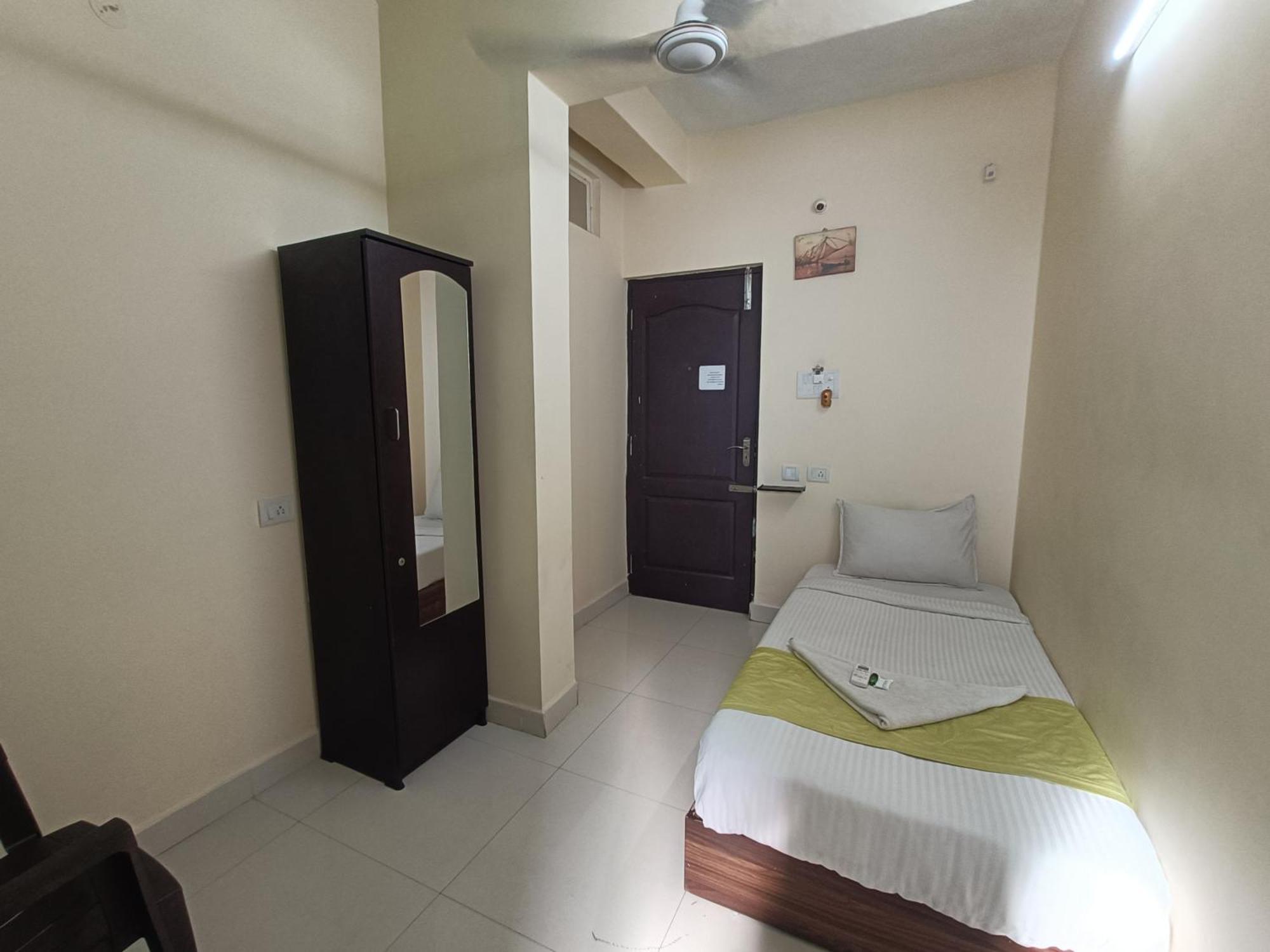 Green Tree Hotel-Near Vfs Global And Ramee Mall Chennai Exterior foto